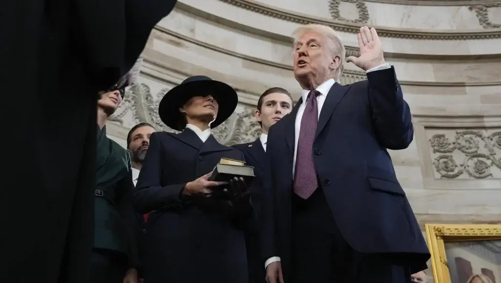 De eed van Donald Trump op de Bijbel